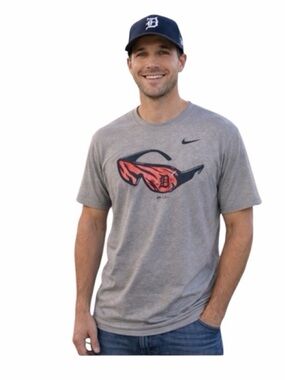 The Nike Tee MLB Detroit Tigers Grapic T-Shirt NWT‎